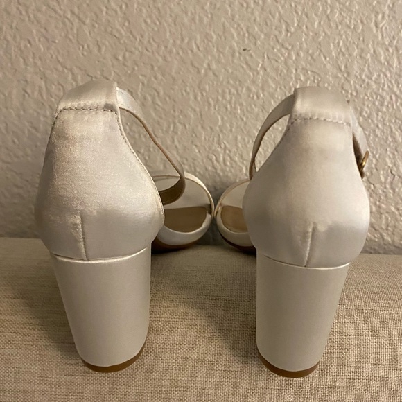 White heels - Picture 5 of 5